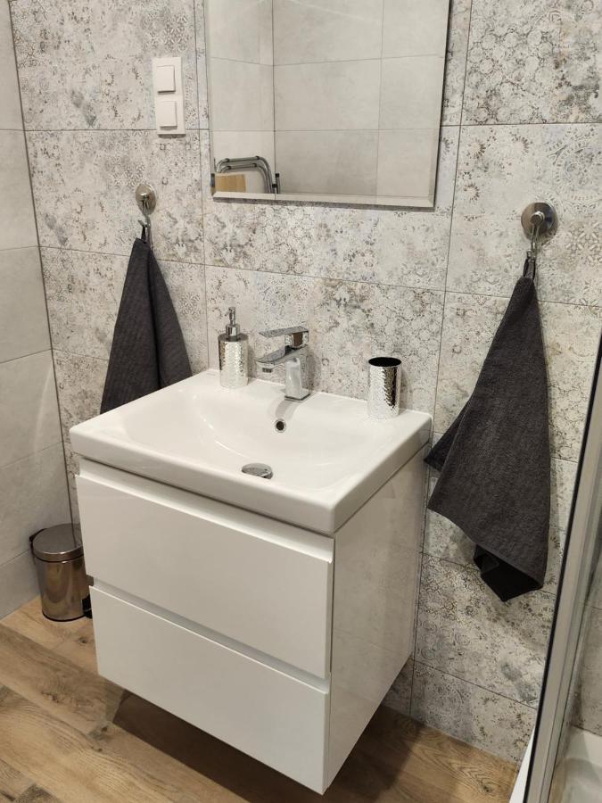 Dwa Jelonki, Ul Sciegiennego, Centrum, Garaz, Ogrodek Kielce Extérieur photo